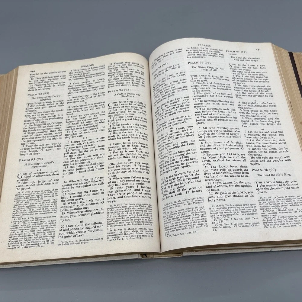 1963 The‎ Holy Bible With The Confraternity Text Catholic Version White